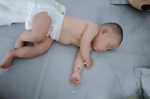 绥化三个月宝宝发育标准
